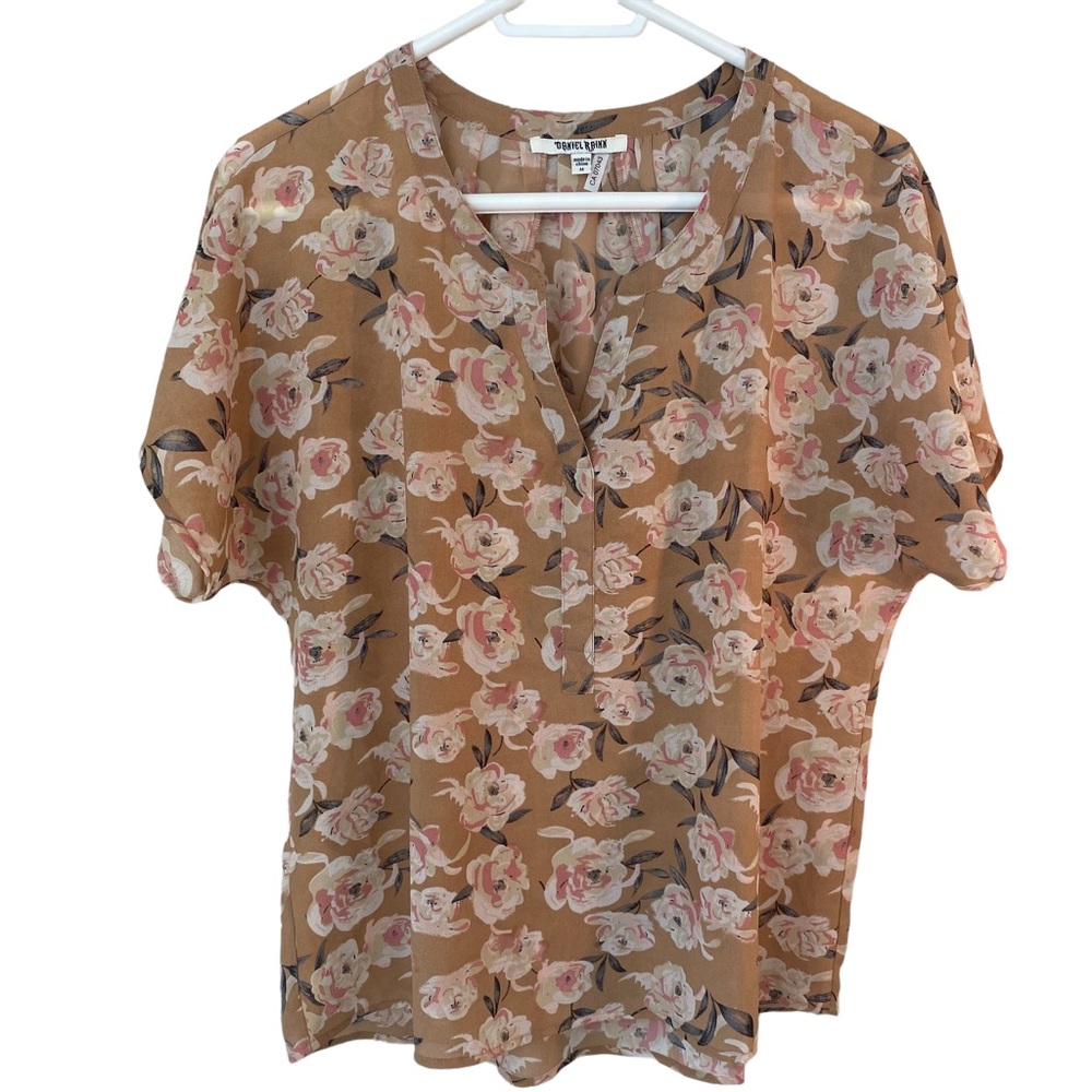 Daniel Rainn rose print top floral sheer short sleeve blouse EUC